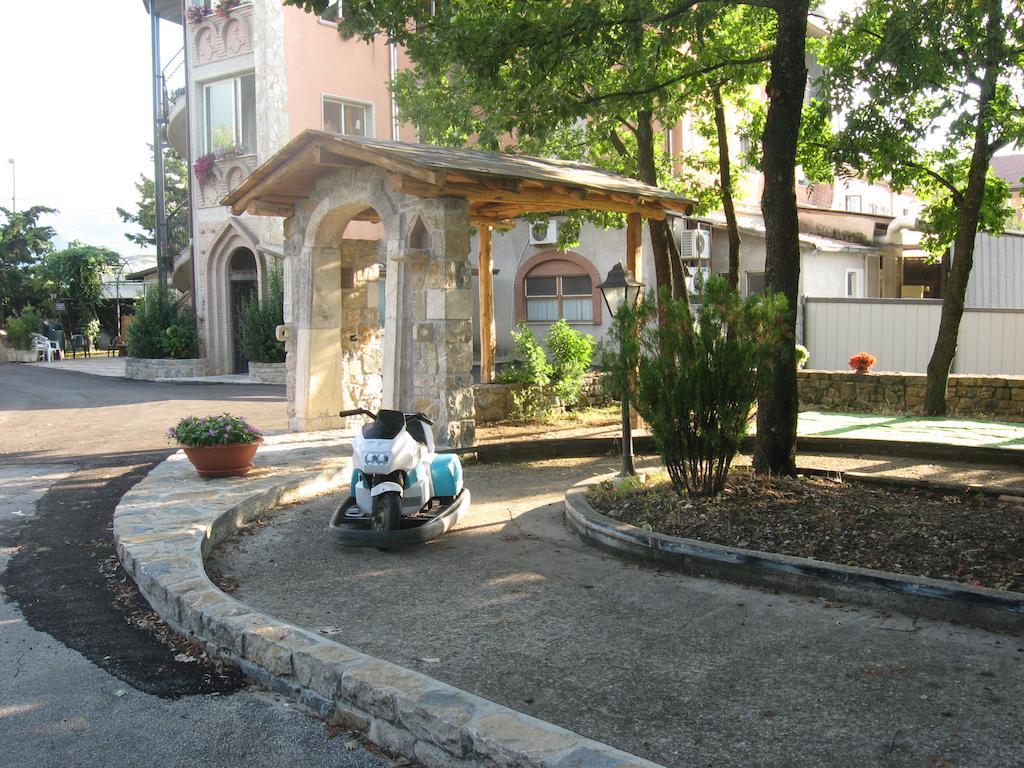 Апарт отель Parco Sogni D'Oro Монтелла Экстерьер фото
